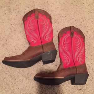 Cowgirl boots size 8